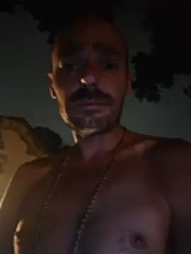 DaddyAndSplashQueen's Live XXX Chat