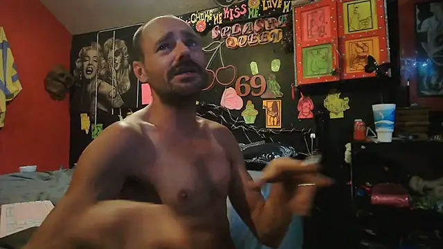 แชท XXX สดของ DaddyAndSplashQueen