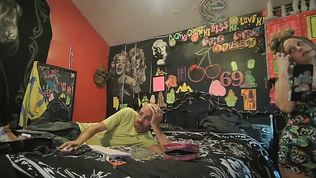 DaddyAndSplashQueen's Live XXX Chat