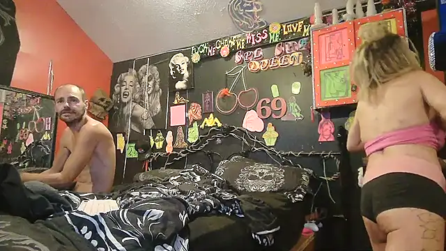 DaddyAndSplashQueen Show in webcam