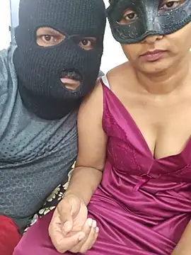 hotindianwife35 Show in webcam