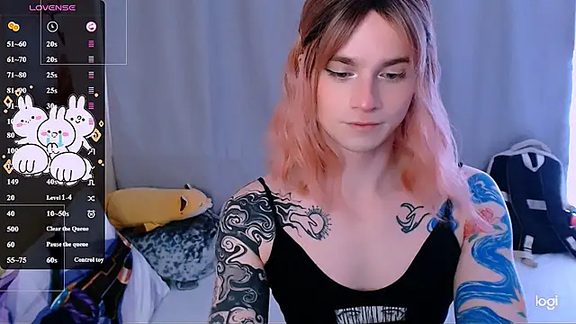 Alice_Hells: διαδικτυακό σόου στην κάμερα