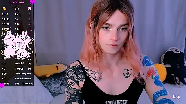 הופעת וובקאם של Alice_Hells