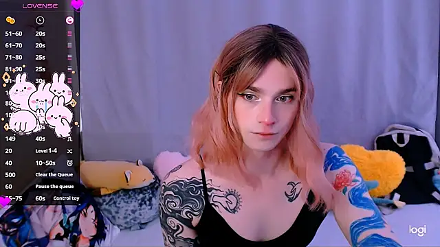 הופעת וובקאם של Alice_Hells
