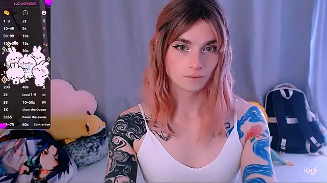 Alice_Hells: διαδικτυακό σόου στην κάμερα