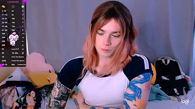 הופעת וובקאם של Alice_Hells