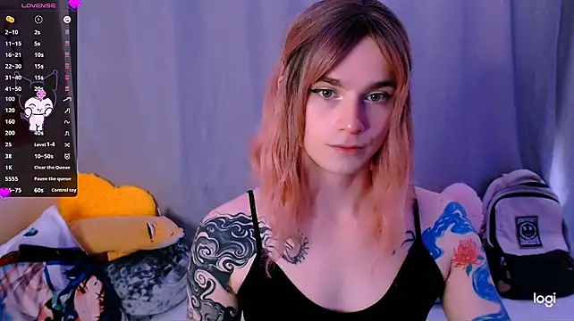 Alice_Hells: διαδικτυακό σόου στην κάμερα