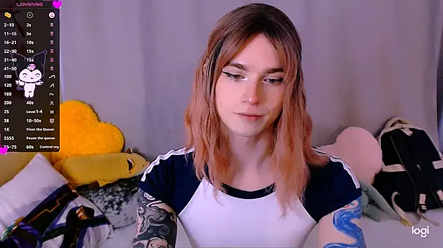 Alice_Hells: διαδικτυακό σόου στην κάμερα