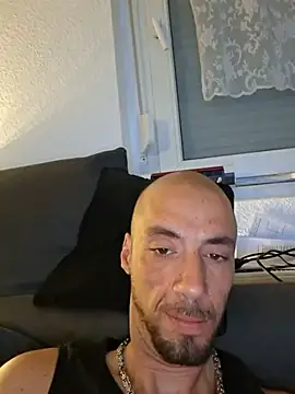 BlackBooyakan Webbikameraesitys