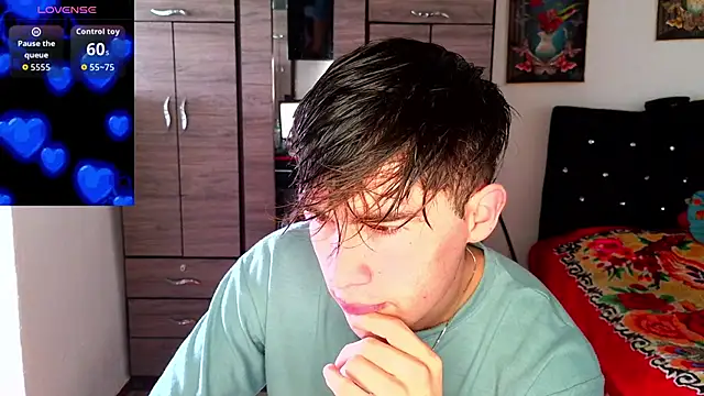 samael1107: διαδικτυακό σόου στην κάμερα