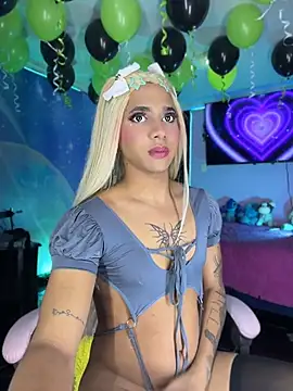 Thalia_girl21: διαδικτυακό σόου στην κάμερα