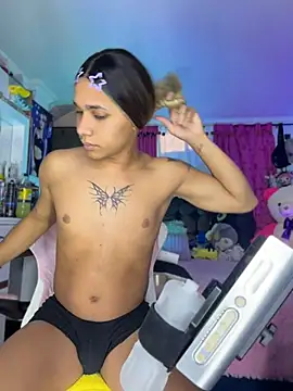 Thalia_girl21's Webcam Show