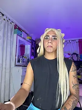 Thalia_girl21: διαδικτυακό σόου στην κάμερα