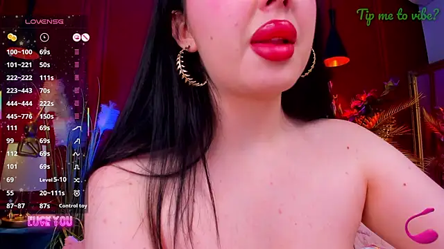 Mayzzie 网络视讯表演
