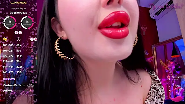 Mayzzie 现场XXX聊天