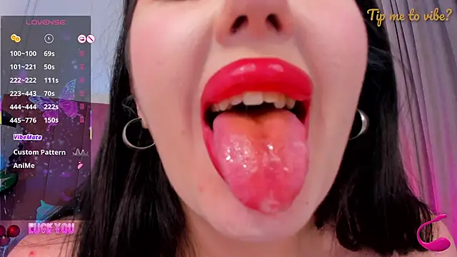 دردشة Mayzzie الجنسية المباشرة