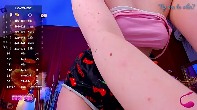 Mayzzie Adlı Modelin Canlı XXX Sohbeti
