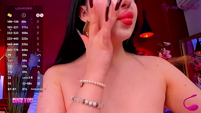 Mayzzie 网络视讯表演