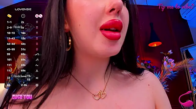 הופעת וובקאם של Mayzzie
