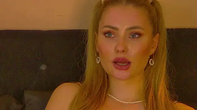 Chat XXX en directo de MisshaNight