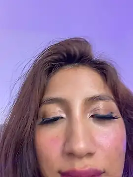 naomiii__ Adlı Modelin Canlı XXX Sohbeti
