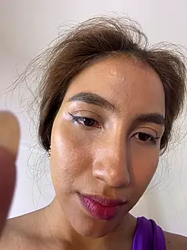 XXX chat uživo modela naomiii__