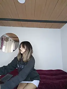 Karolgood3 Adlı Modelin Canlı XXX Sohbeti