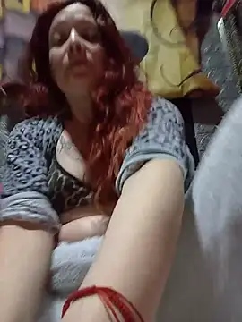 הופעת וובקאם של AlejandritaMilf