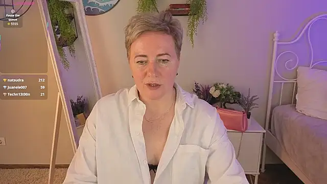 XXX chat uživo modela Nika_Smit
