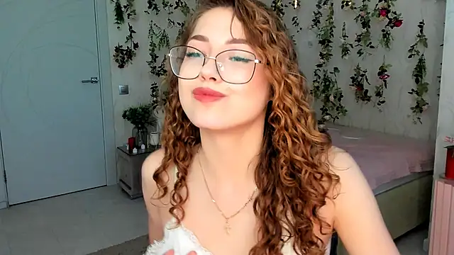 SereneFlame Chat XXX live