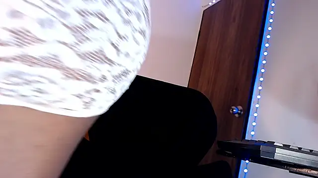 Show modela mistressbigcock777 na web-kameri