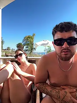 Pokazy przed kamerką – MrAndMrsSavage