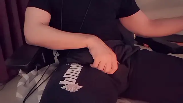meow199410 Show in webcam
