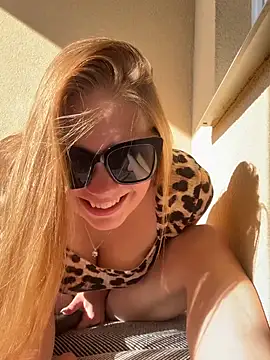 Mia_harmati Adlı Modelin Canlı XXX Sohbeti