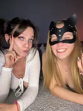 Show de Mia_harmati na webcam