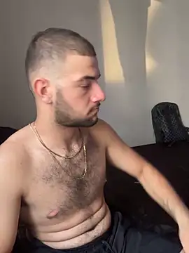 MaximusClark Show in webcam