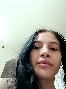 Virgin_Pussy_Love 网络视讯表演