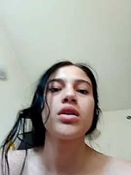 Pokazy przed kamerką – Virgin_Pussy_Love