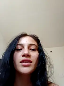 Chat +18 de Virgin_Pussy_Love ao vivo
