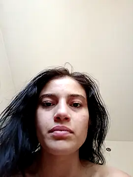 Virgin_Pussy_Love Adlı Modelin Canlı XXX Sohbeti