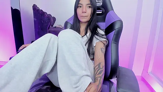 sofi_soft_'s Live XXX Chat
