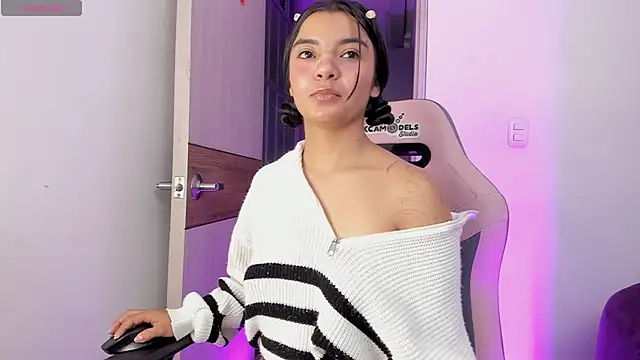 sofi_soft_ Live XXX Chat