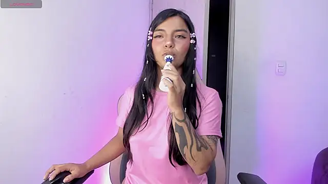 sofi_soft_'s Live XXX Chat