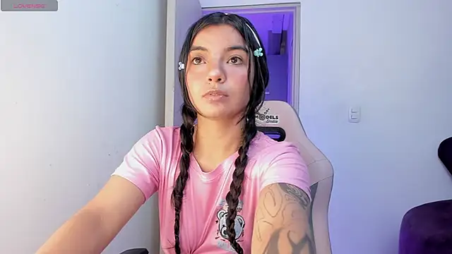sofi_soft_n Live XXX chat