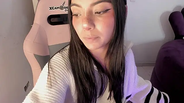 sofi_soft_'s Live XXX Chat