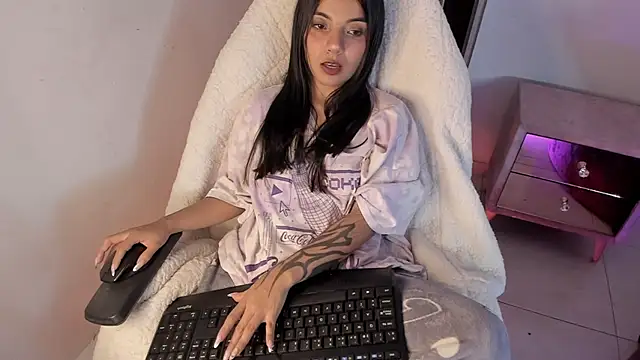 sofi_soft_n Live XXX chat