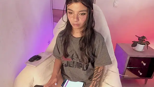 sofi_soft_'s Live XXX Chat