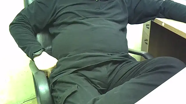 Show modela nikdov3 na web-kameri