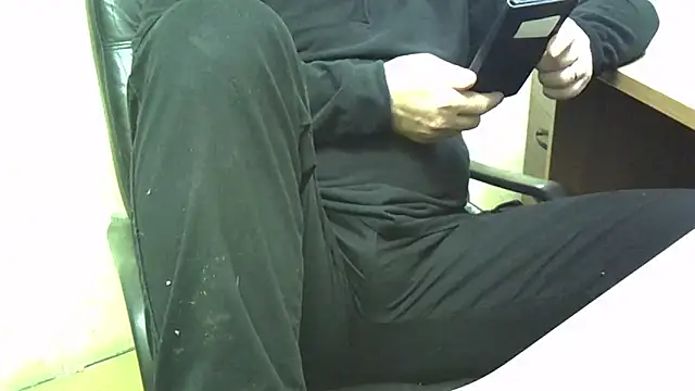 Show modela nikdov3 na web-kameri