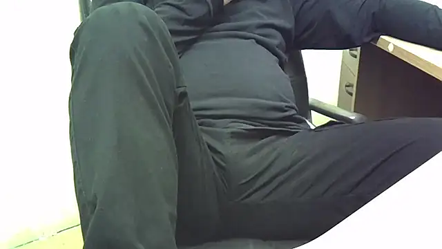 Show modela nikdov3 na web-kameri